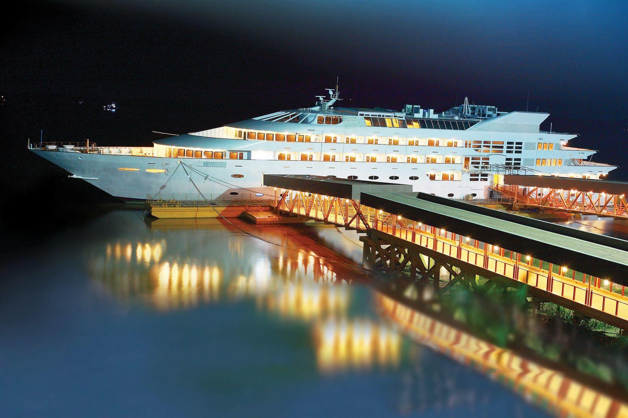 Hotel en barco Vintage Luxury Yacht 4*